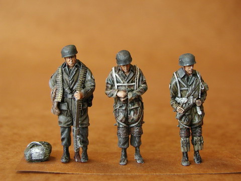 1/48 ARTIGLIERI CRETA 3 FIGURINI