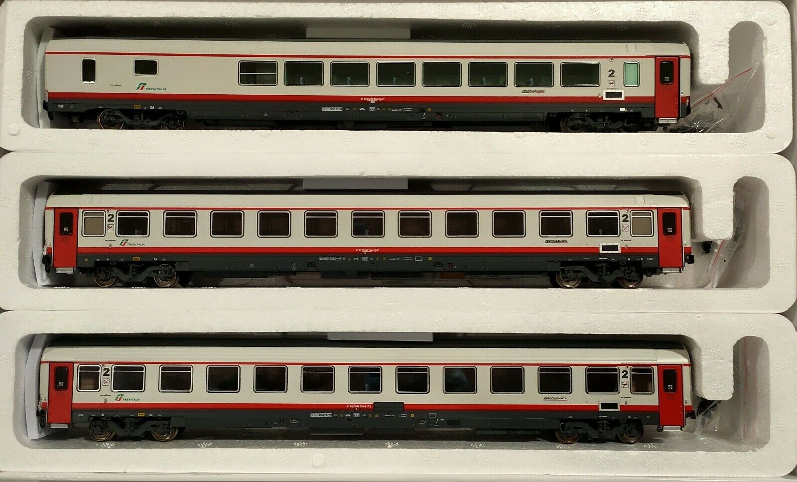 1/87 Treno Frecciabianca composto - da 2 carrozze seconda classe + BRH