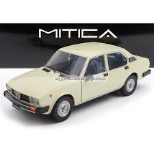 1/18 ALFA ROMEO ALFETTA BERLINA 2000L 1978 - IVO