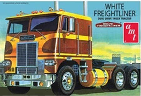 1/25 WHITE FRIGHTLINER DUAL DRIVE TRACTOR
